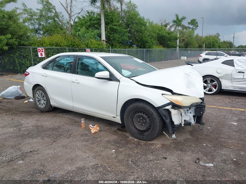 2016 TOYOTA CAMRY LE
