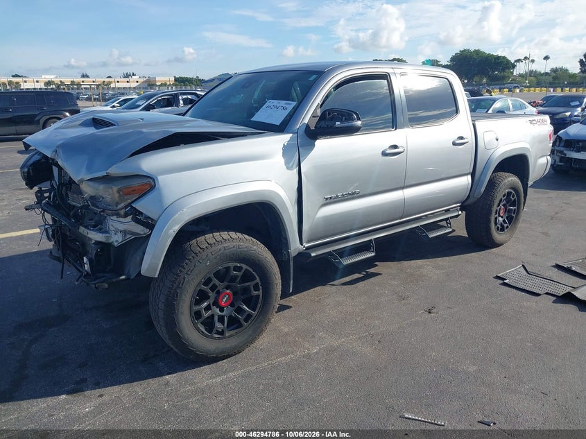 2017 TOYOTA TACOMA TRD SPORT · Фото 2