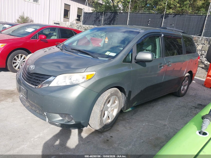 Vin: 5tdkk3dc1bs039866, lot: 46795349, toyota sienna le v6 20112
