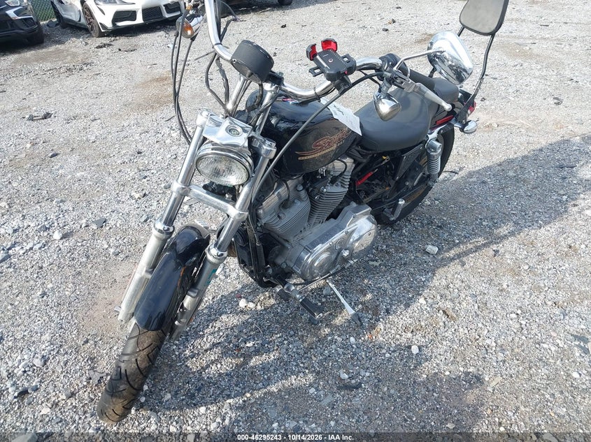HARLEY-DAVIDSON XL883 2001