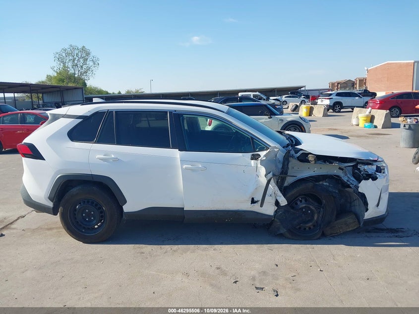 TOYOTA RAV4 - zdjęcie 14