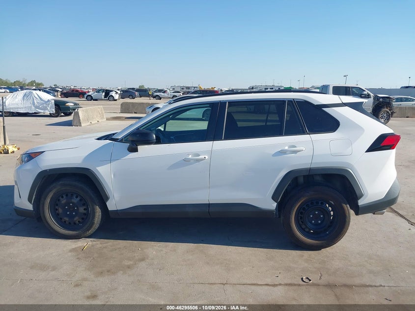 TOYOTA RAV4 - zdjęcie 15