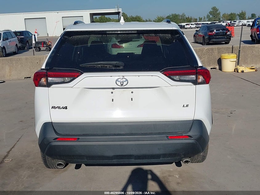 TOYOTA RAV4 - zdjęcie 17