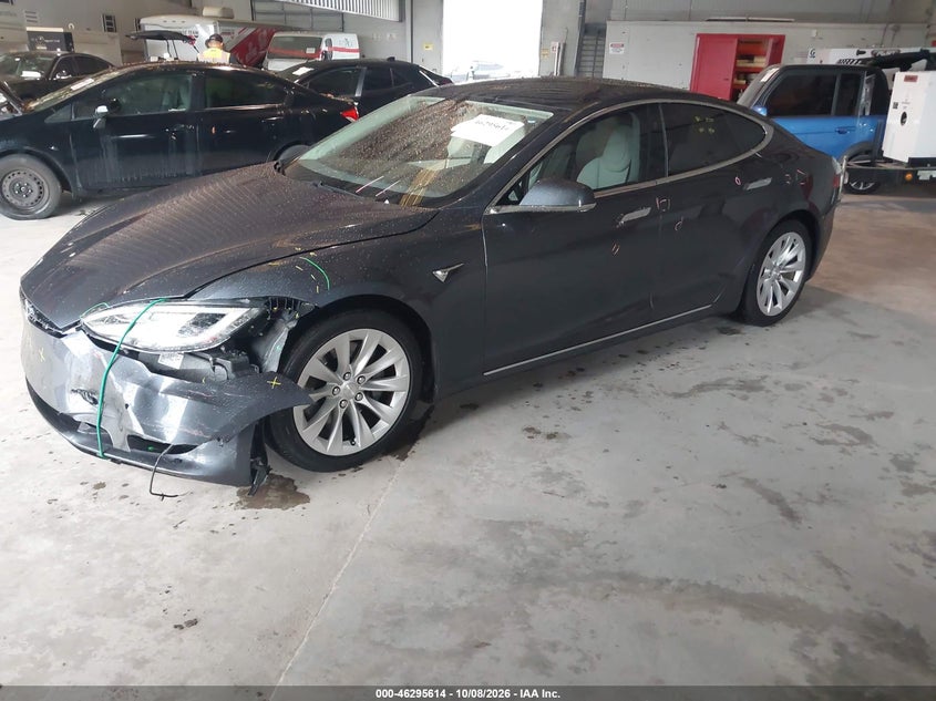 TESLA MODEL S - zdjęcie 2
