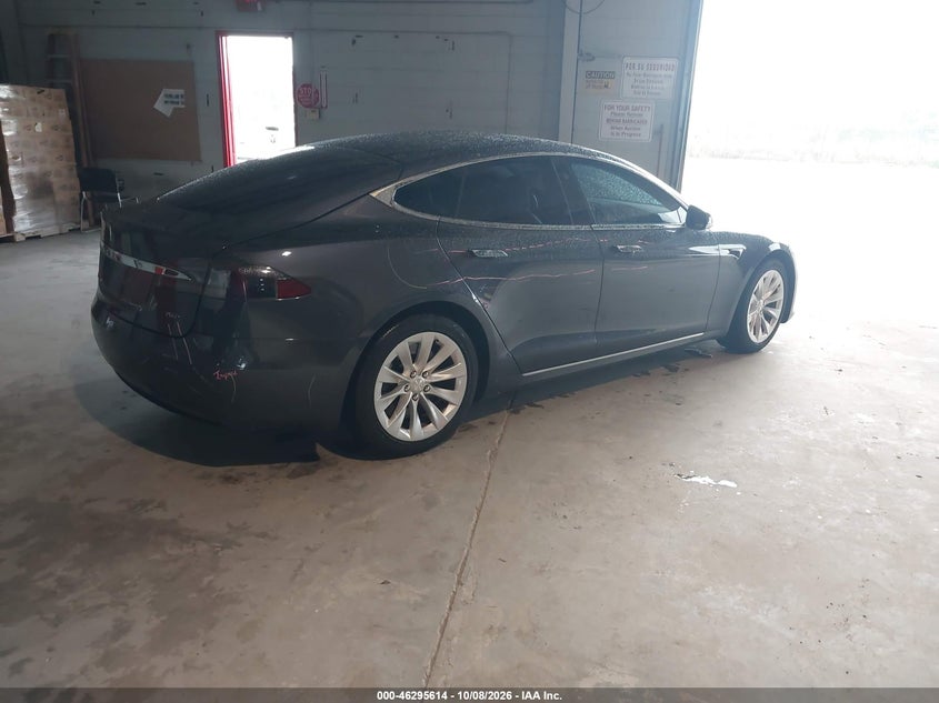 TESLA MODEL S - zdjęcie 4