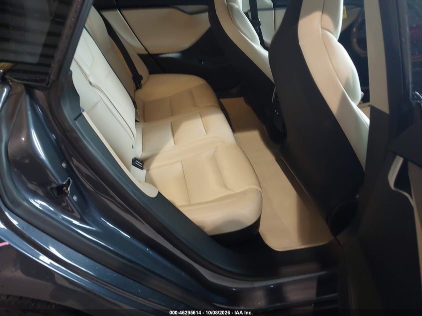 TESLA MODEL S - zdjęcie 8