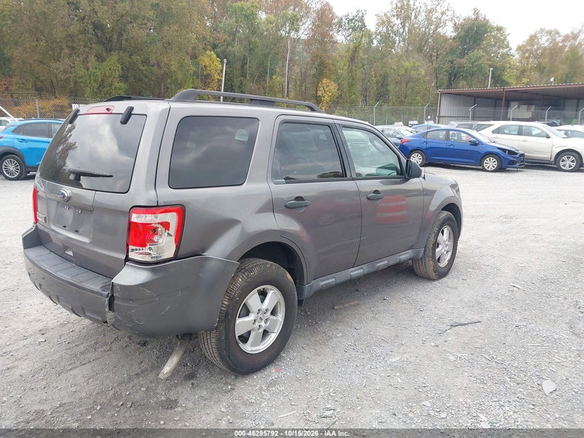 Vin: 1fmcu0d78akd48171, lot: 46795955, ford escape xlt 20104