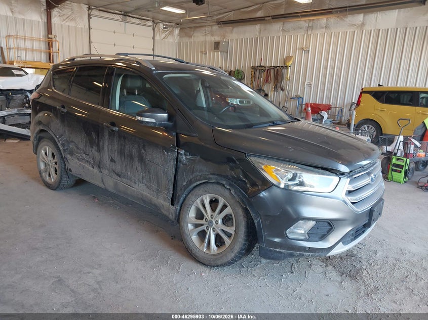 Vin: 1fmcu9j91huc06205, lot: 46796066, ford escape titanium 2017 img_1