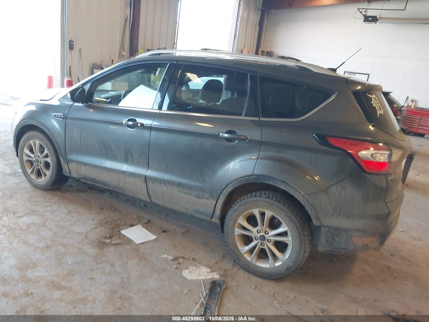 Vin: 1fmcu9j91huc06205, lot: 46796066, ford escape titanium 20173