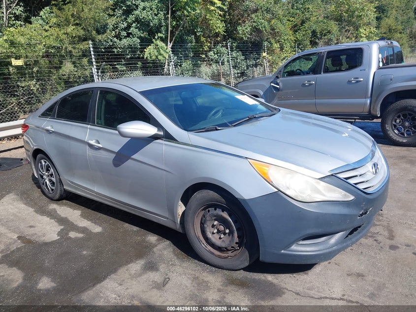 2013 HYUNDAI SONATA GLS · Photo 13