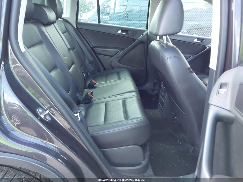 VOLKSWAGEN TIGUAN 2016 VIN WVGBV7AX7GW589081