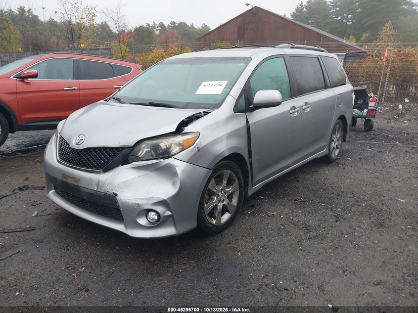 Vin: 5tdxk3dcxbs037703, lot: 46796863, toyota sienna se 20112