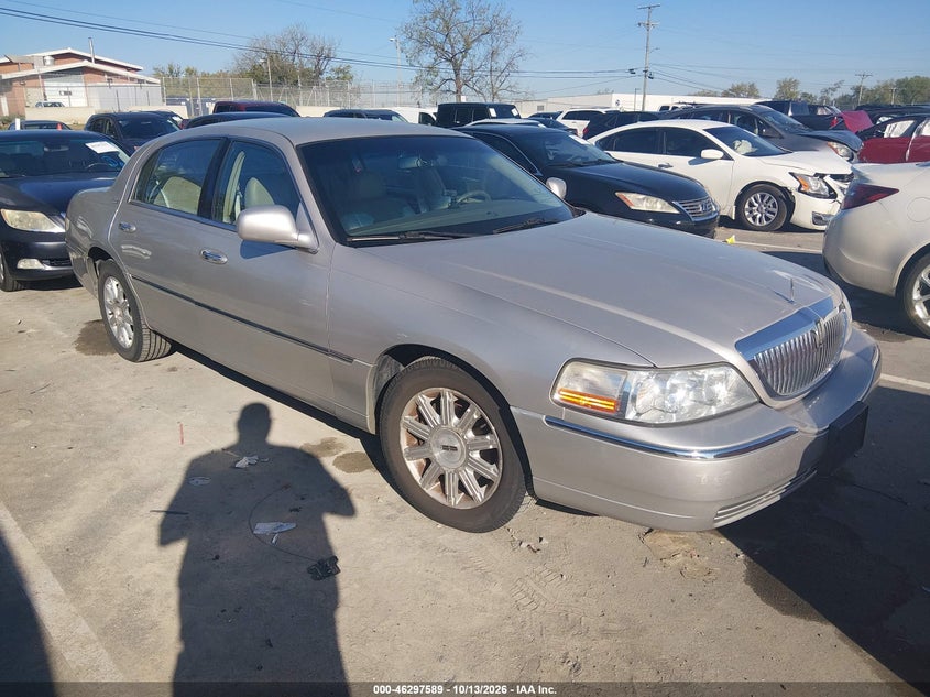 2009 LINCOLN TOWN CAR SIGNATURE LIMITED