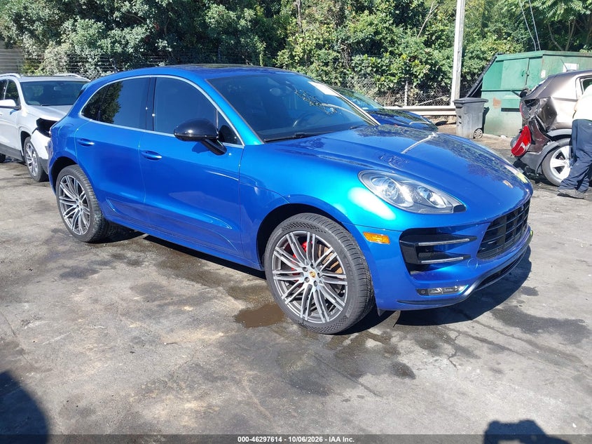 Vin: wp1af2a54hlb60075, lot: 46797777, porsche macan turbo 2017 img_1