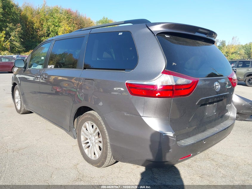 TOYOTA SIENNA - zdjęcie 3