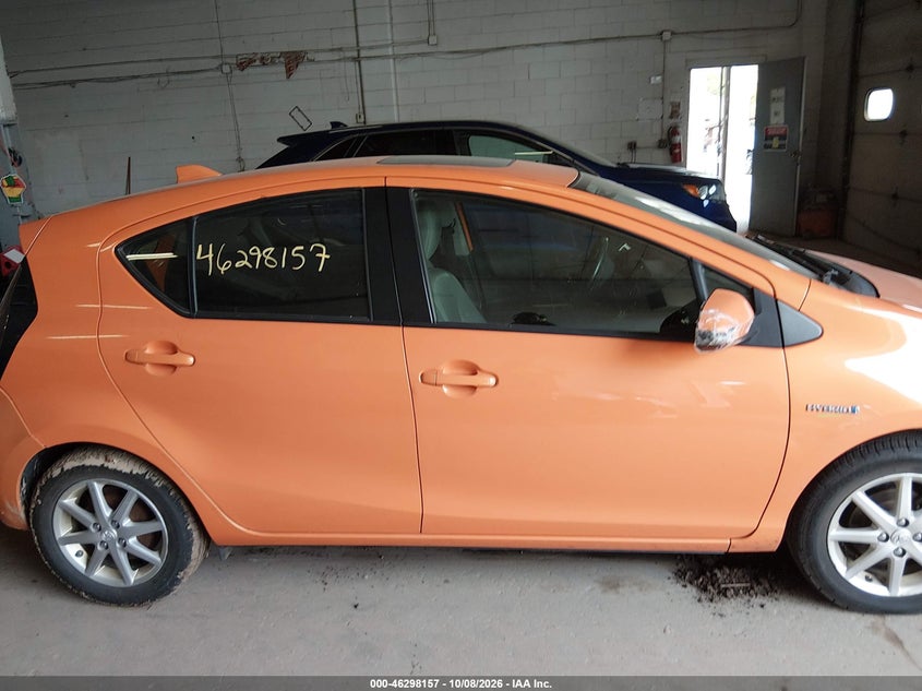TOYOTA PRIUS C - zdjęcie 13