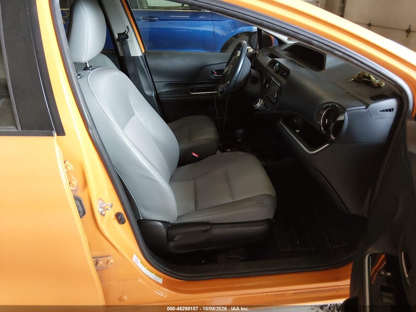 TOYOTA PRIUS C - zdjęcie 5