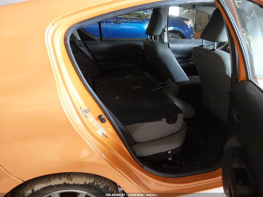 TOYOTA PRIUS C - zdjęcie 8