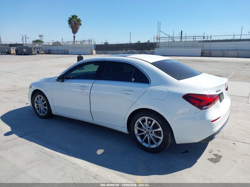 Vin: wdd3g4eb4kw025693, lot: 46798358, mercedes-benz a 220 20193