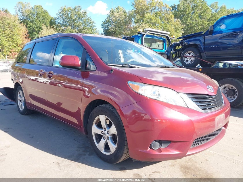 2014 TOYOTA SIENNA LE V6 8 PASSENGER
