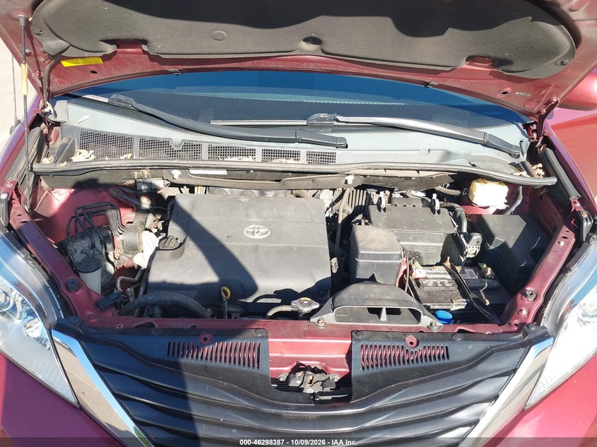 2014 TOYOTA SIENNA LE V6 8 PASSENGER · Фото 10