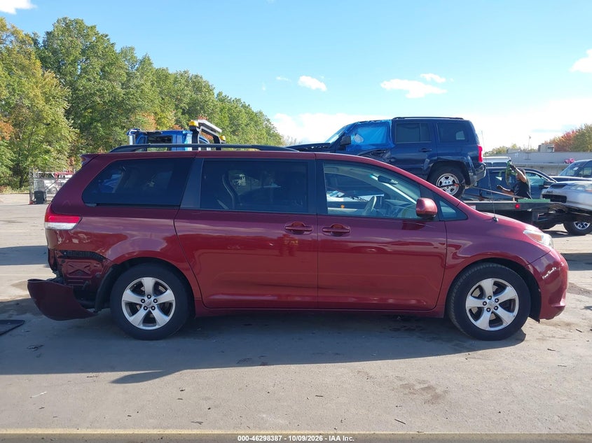 2014 TOYOTA SIENNA LE V6 8 PASSENGER · Фото 13