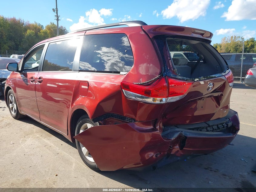 2014 TOYOTA SIENNA LE V6 8 PASSENGER · Фото 3
