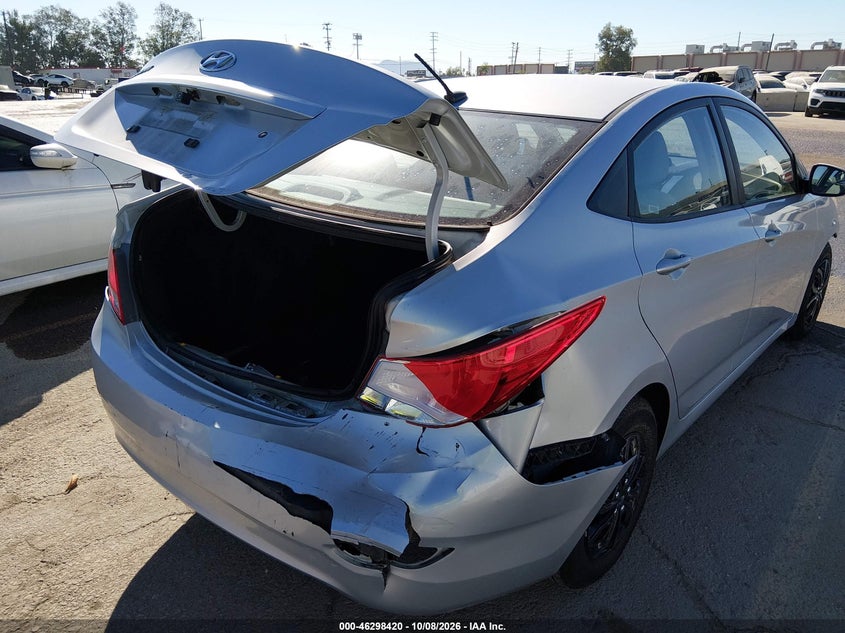 2017 HYUNDAI ACCENT SE · Фото 14