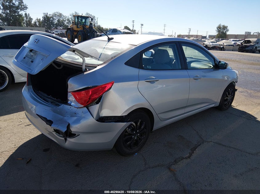 2017 HYUNDAI ACCENT SE · Фото 4