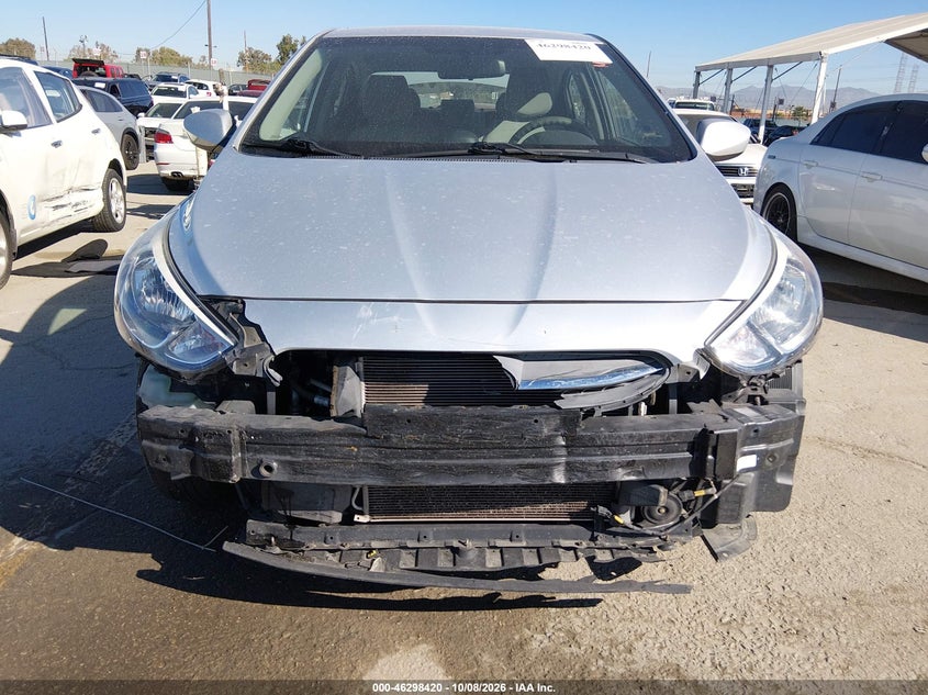 2017 HYUNDAI ACCENT SE · Фото 6
