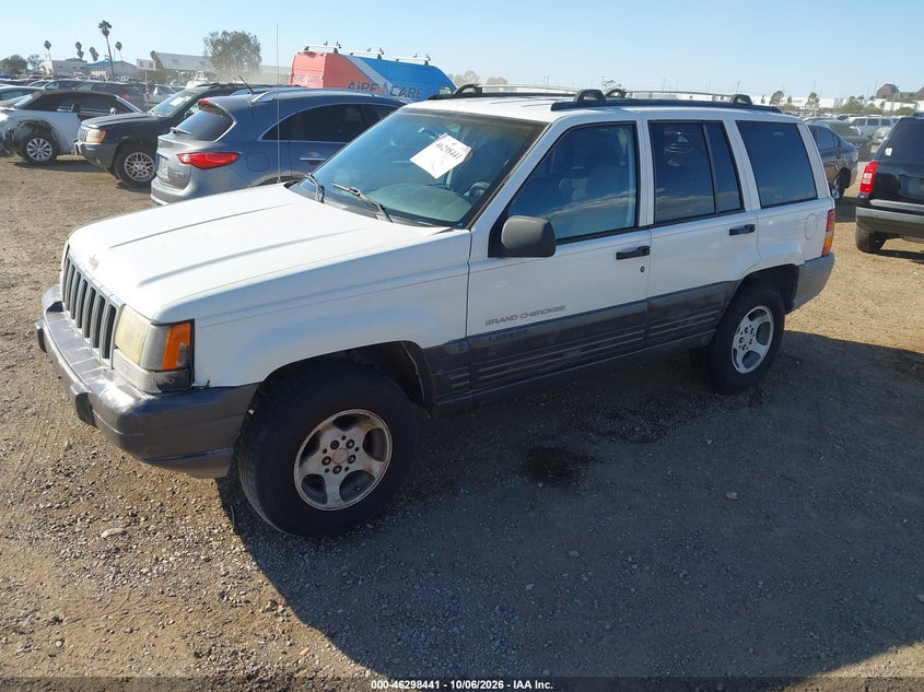 1996 Jeep Grand Cherokee Laredo, Normal Wear & Tear, IAAI, VIN 1J4FX58SXTC160795 — photo 2