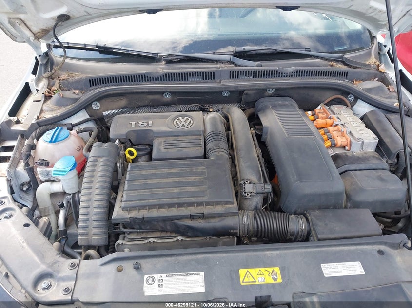 2013 VOLKSWAGEN JETTA HYBRID SE · Photo 10