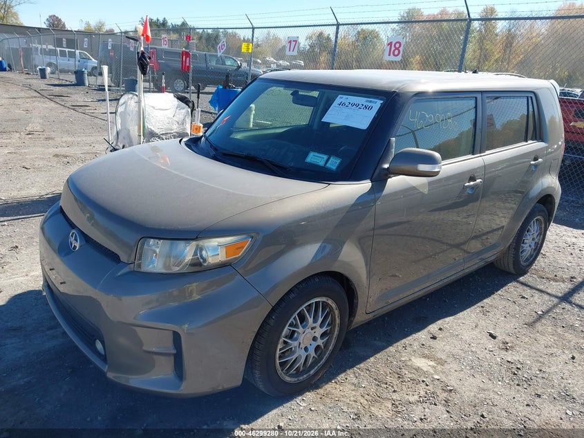 2012 SCION XB · Фото 2