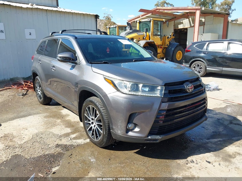 Vin: 5tdjzrfh9hs466210, lot: 46799740, toyota highlander se 2017 img_1