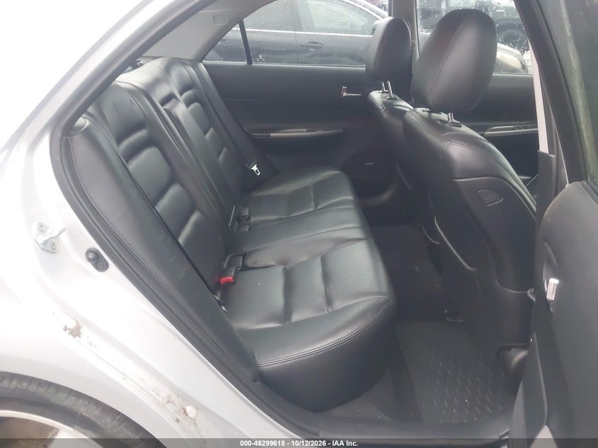 MAZDA MAZDA6 2003 VIN 1YVHP80D535M14831