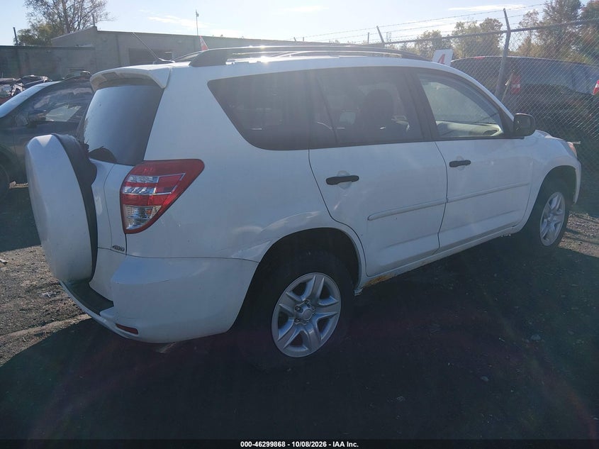 2011 TOYOTA RAV4 · Фото 4