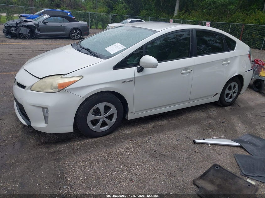 Vin: jtdkn3du1d5557839, lot: 46800423, toyota prius two 20132
