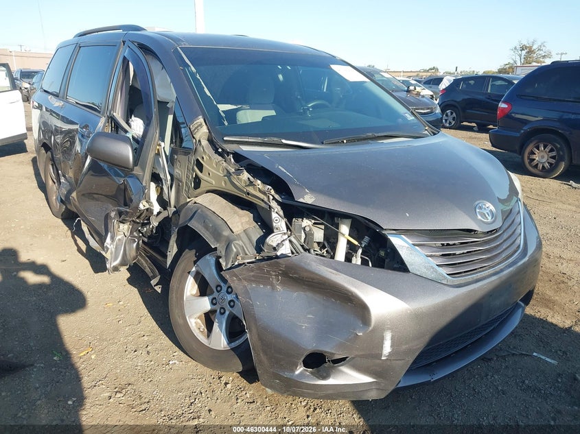 Vin: 5tdkk3dcxfs661985, lot: 46800607, toyota sienna le 8 passenger 20151