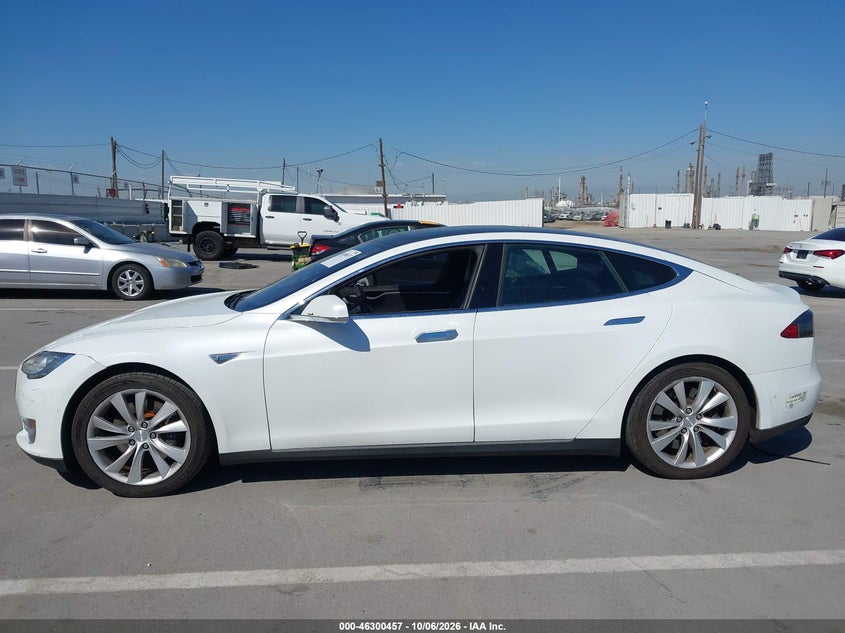 TESLA MODEL S - zdjęcie 14