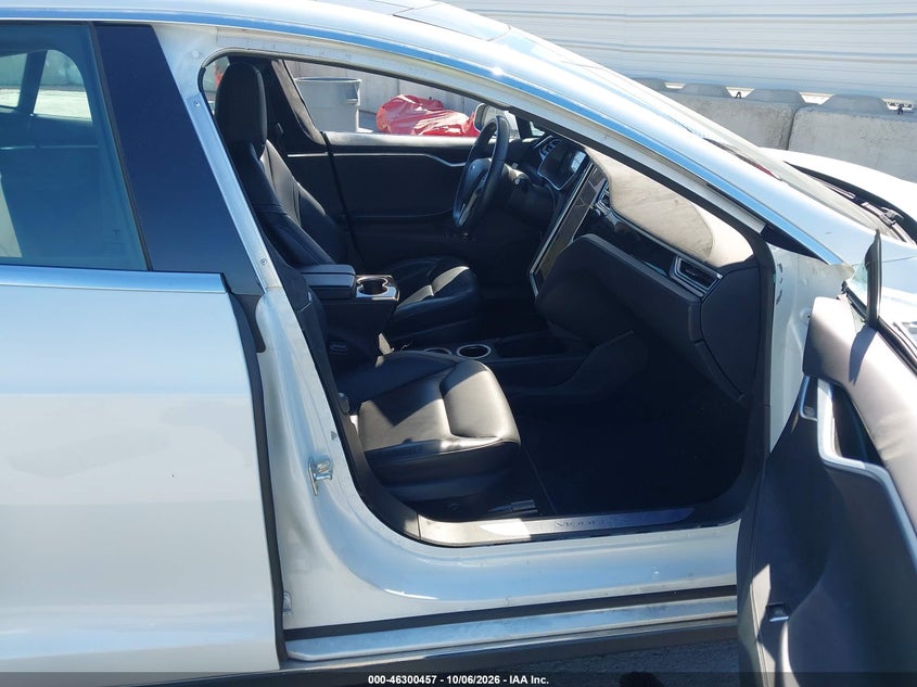 TESLA MODEL S - zdjęcie 5