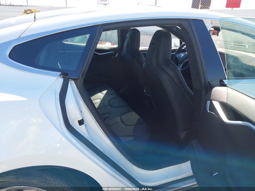 TESLA MODEL S - zdjęcie 8