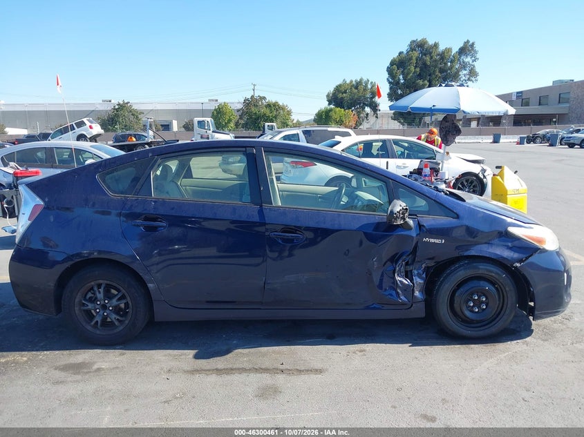 TOYOTA PRIUS - zdjęcie 13