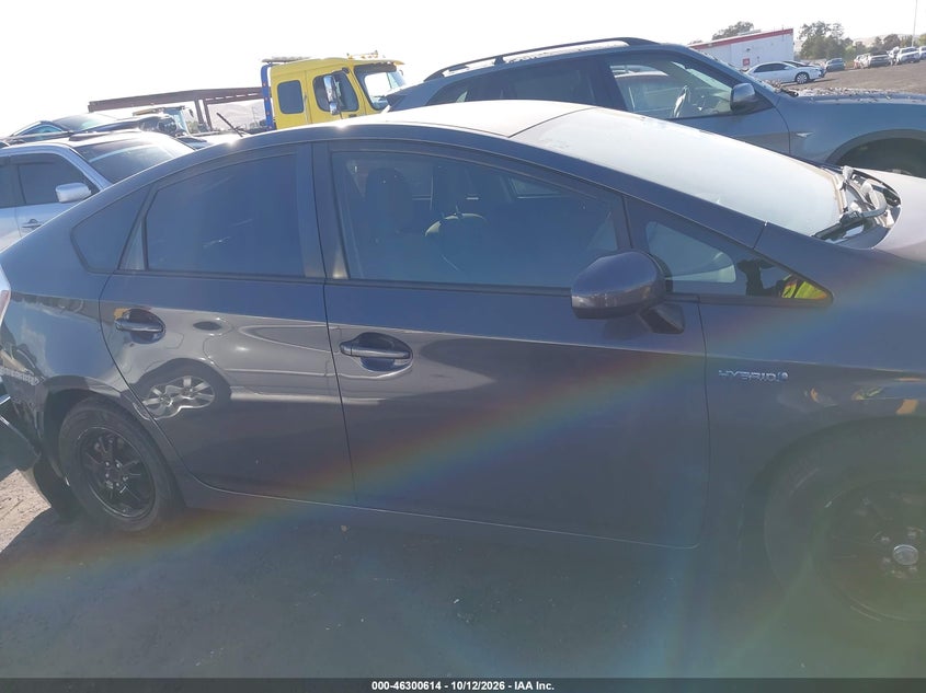 TOYOTA PRIUS - zdjęcie 13