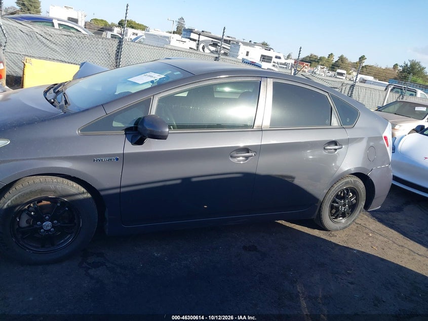 TOYOTA PRIUS - zdjęcie 14