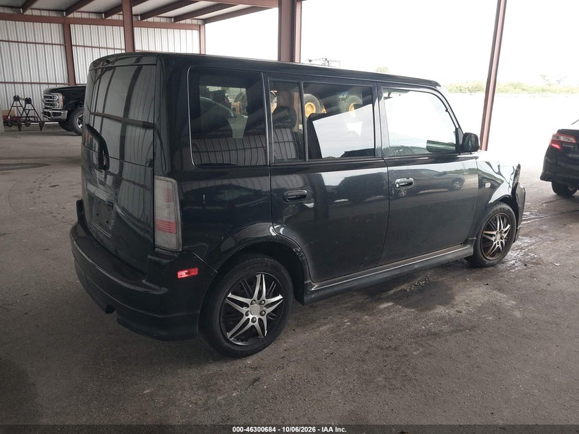 Фото 4 - SCION XB