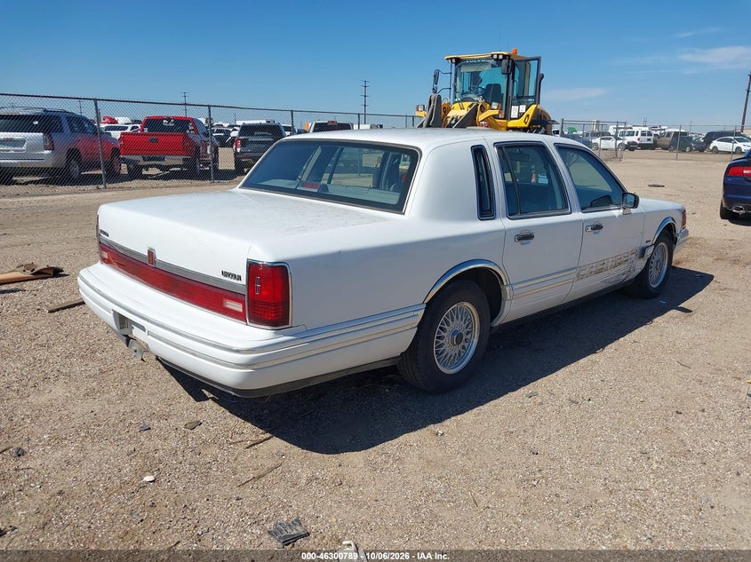 LINCOLN TOWN CAR 1993 VIN 1LNLM81W3PY734593