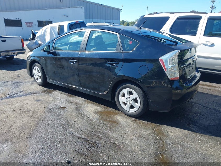 2010 TOYOTA PRIUS III · Photo 3