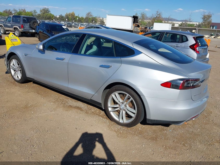 2013 TESLA MODEL S · Фото 3