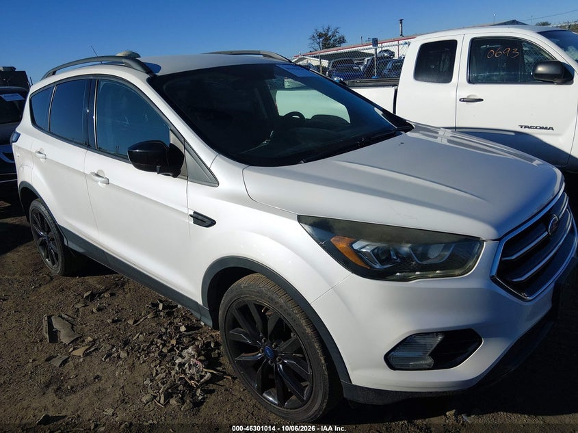 Vin: 1fmcu9gd0jub33152, lot: 46801177, ford escape se 20181