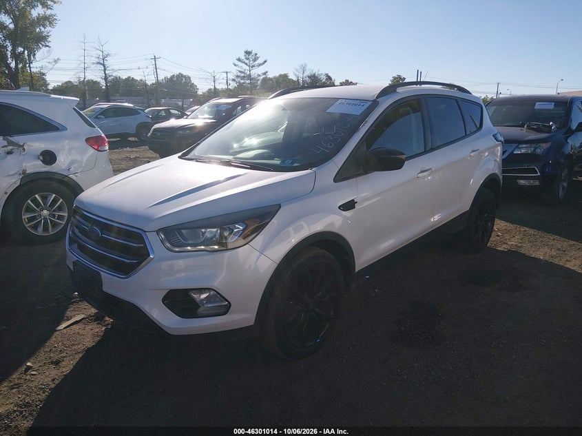 Vin: 1fmcu9gd0jub33152, lot: 46801177, ford escape se 20182